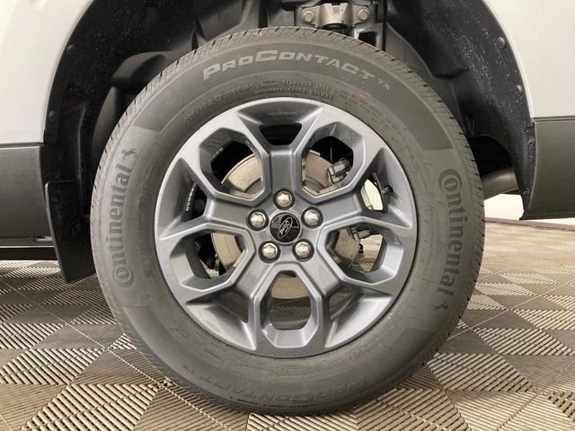 Photo of 2025 White Metallic Ford Maverick