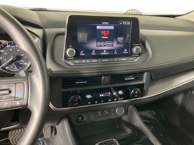 Photo of 2024 Super Black Nissan Rogue
