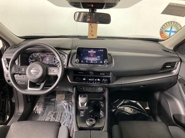 Photo of 2024 Super Black Nissan Rogue
