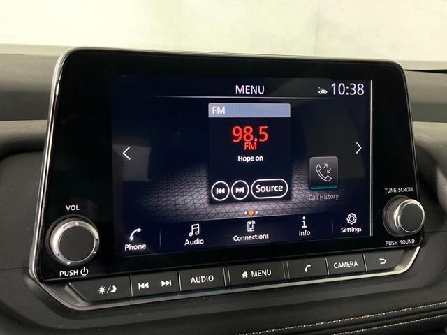 Photo of 2024 Super Black Nissan Rogue