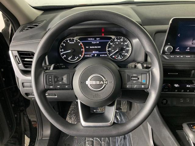 Photo of 2024 Super Black Nissan Rogue
