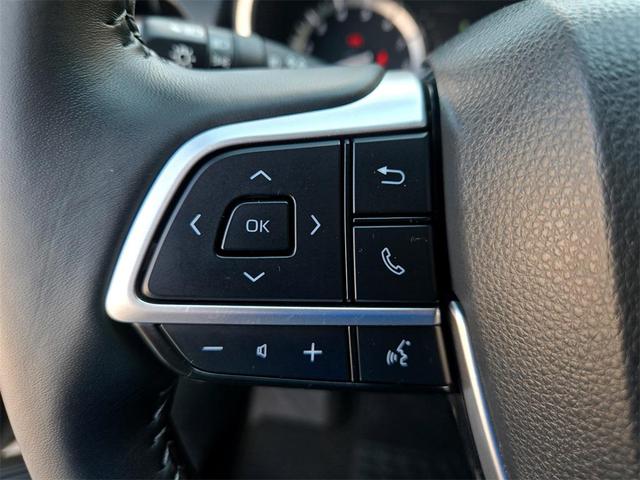 Photo of 2022 Wind Chill Pearl Toyota Highlander