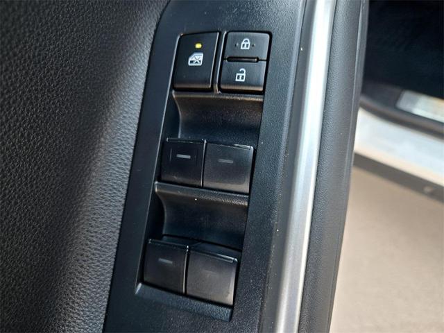Photo of 2022 Wind Chill Pearl Toyota Highlander