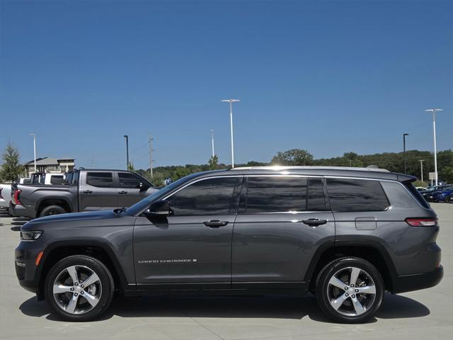 Photo of 2022 Baltic Gray Metallic Clearcoat Jeep Grand Cherokee L
