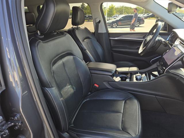 Photo of 2022 Baltic Gray Metallic Clearcoat Jeep Grand Cherokee L
