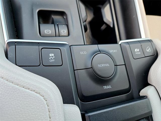 Photo of 2024 Ruby Flare Pearl Toyota Grand Highlander