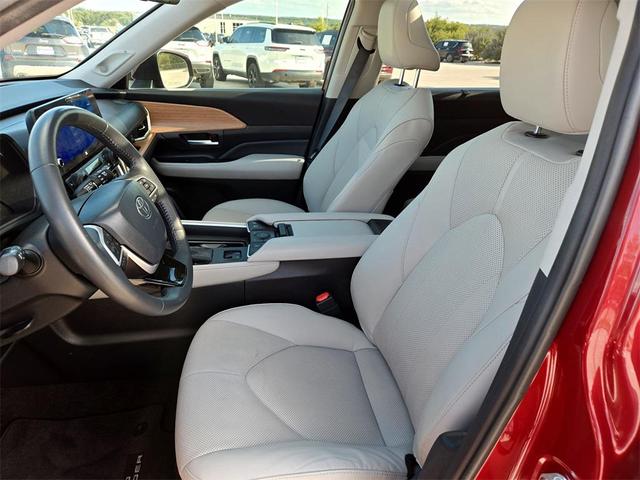 Photo of 2024 Ruby Flare Pearl Toyota Grand Highlander
