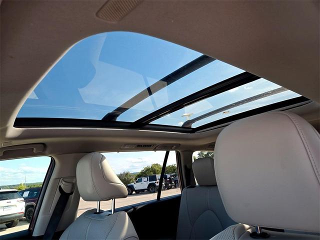 Photo of 2024 Ruby Flare Pearl Toyota Grand Highlander
