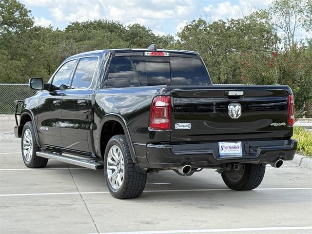 Photo of 2022 Diamond Black Crystal Pearlcoat RAM 1500