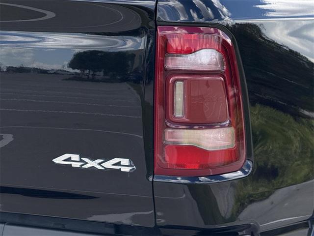 Photo of 2022 Diamond Black Crystal Pearlcoat RAM 1500