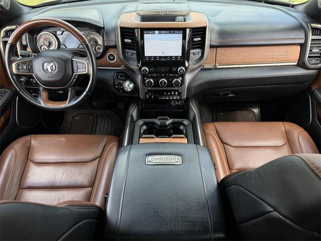 Photo of 2022 Diamond Black Crystal Pearlcoat RAM 1500