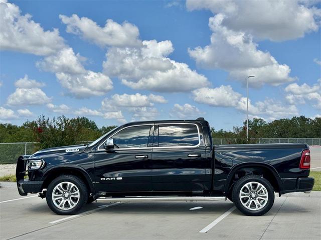 Photo of 2022 Diamond Black Crystal Pearlcoat RAM 1500