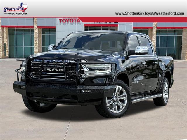 Photo of 2022 Diamond Black Crystal Pearlcoat RAM 1500