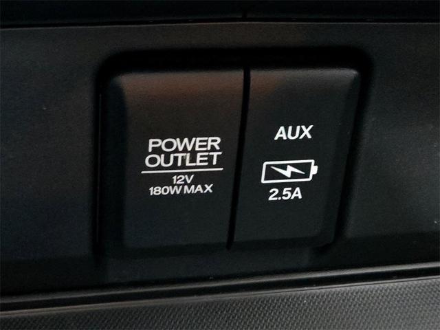 Photo of 2022 Sonic Gray Pearl Honda Pilot