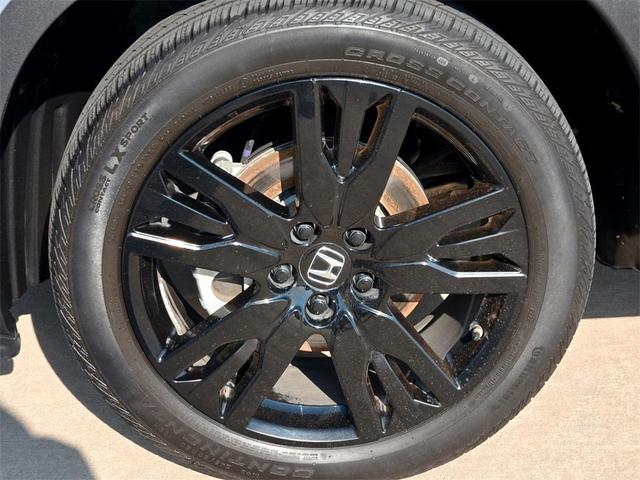 Photo of 2022 Sonic Gray Pearl Honda Pilot