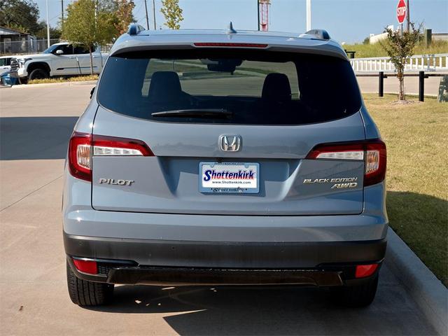 Photo of 2022 Sonic Gray Pearl Honda Pilot