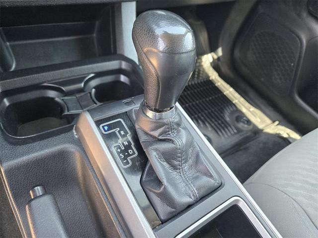 Photo of 2021 Super White Toyota Tacoma