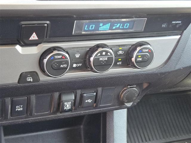 Photo of 2021 Super White Toyota Tacoma