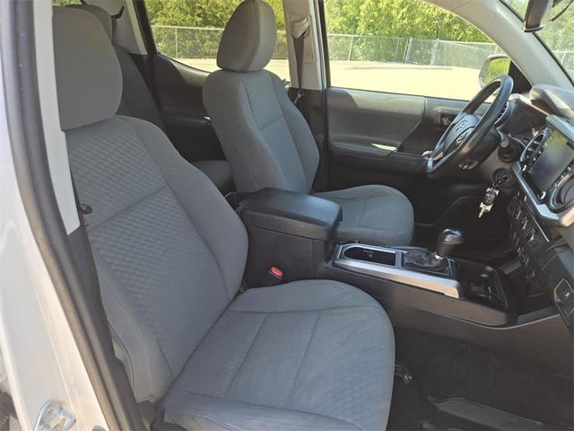 Photo of 2021 Super White Toyota Tacoma