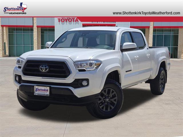 Photo of 2021 Super White Toyota Tacoma
