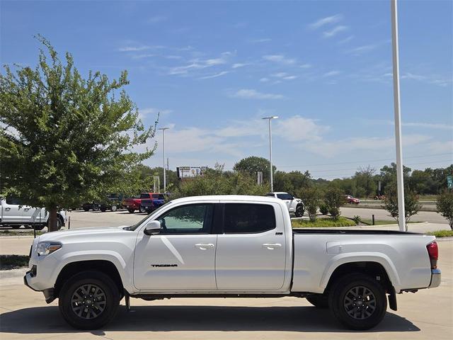 Photo of 2021 Super White Toyota Tacoma