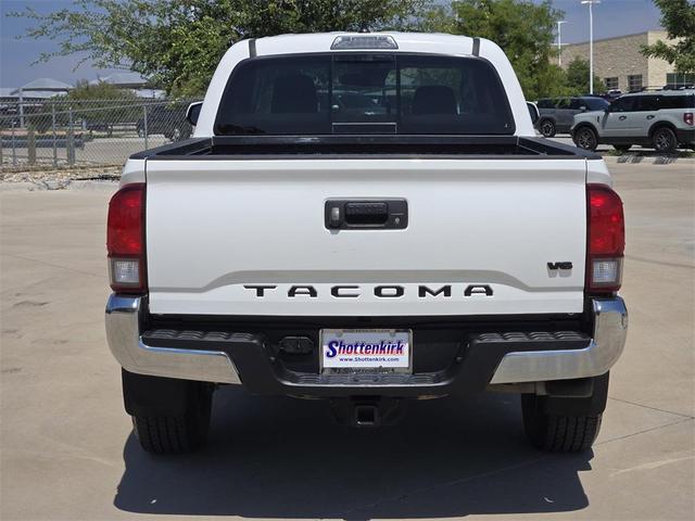 Photo of 2021 Super White Toyota Tacoma