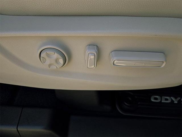 Photo of 2025 Smoke Blue Pearl Honda Odyssey