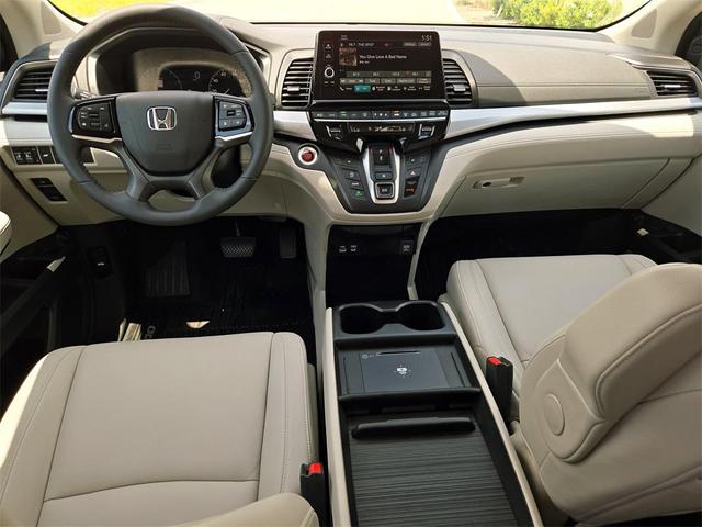 Photo of 2025 Smoke Blue Pearl Honda Odyssey