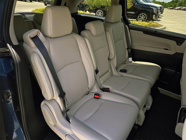 Photo of 2025 Smoke Blue Pearl Honda Odyssey