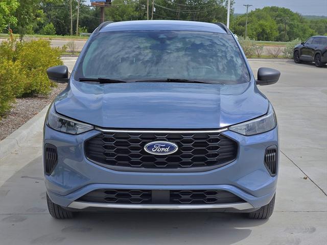 Photo of 2024 Vapor Blue Ford Escape