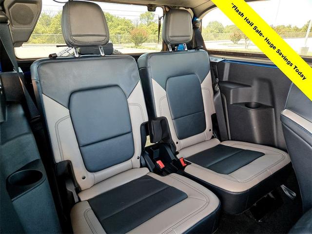 Photo of 2022 Blue Metallic Ford Bronco