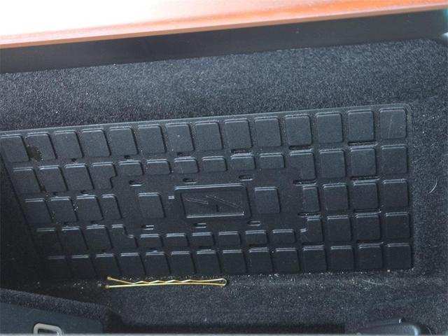 Photo of 2022 Pearl Metallic Lincoln Navigator