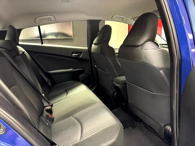 Photo of 2016 Blue Crush Metallic Toyota Prius