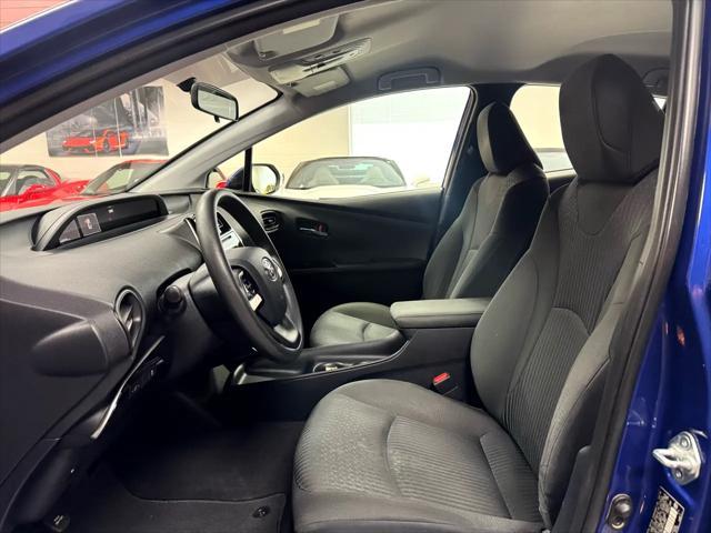 Photo of 2016 Blue Crush Metallic Toyota Prius