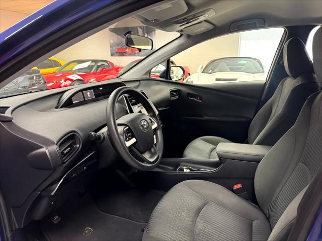 Photo of 2016 Blue Crush Metallic Toyota Prius