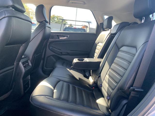 Photo of 2024 Carbonized Gray Metallic Ford Edge