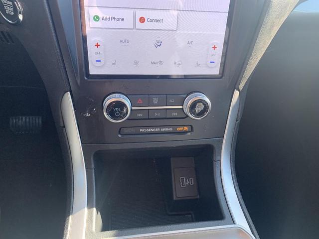 Photo of 2024 Carbonized Gray Metallic Ford Edge