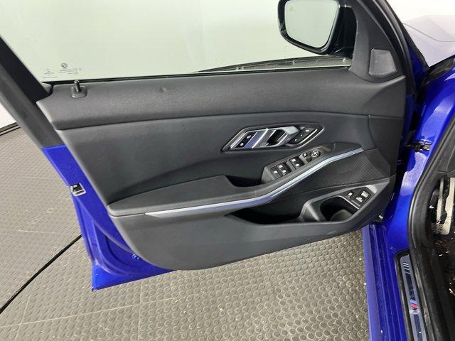 Photo of 2023 Blue BMW 330e