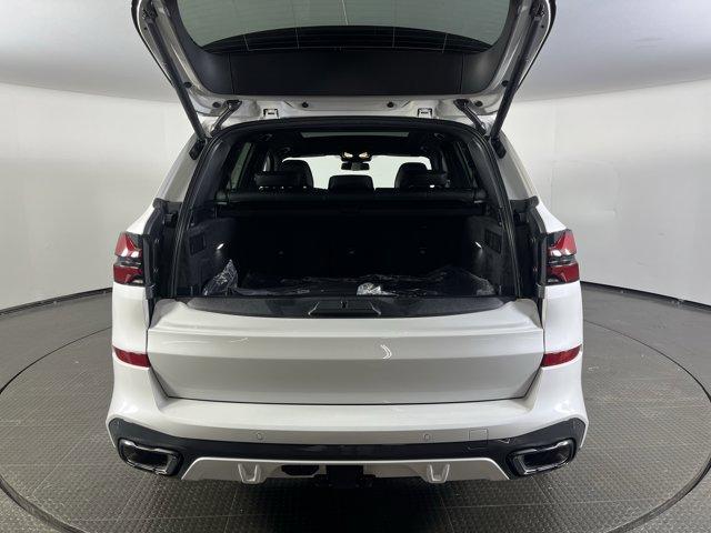 Photo of 2026 Mineral White Metallic BMW X5 PHEV