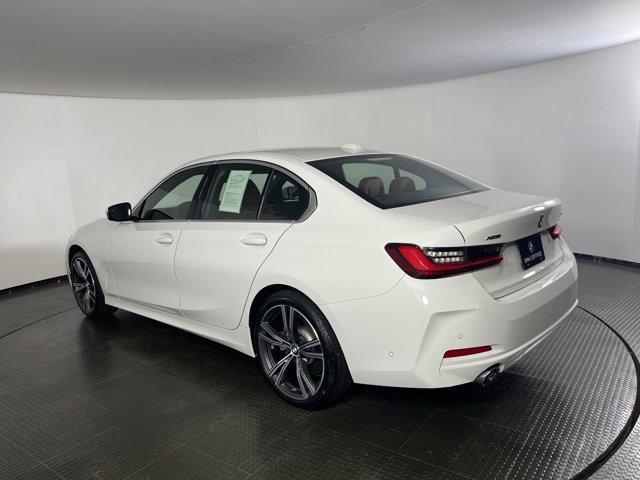 Photo of 2024 Alpine White BMW 330