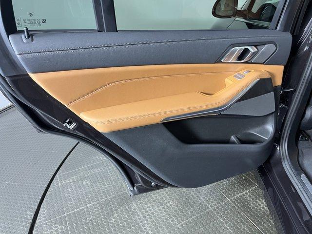Photo of 2022 Dark Graphite BMW X7