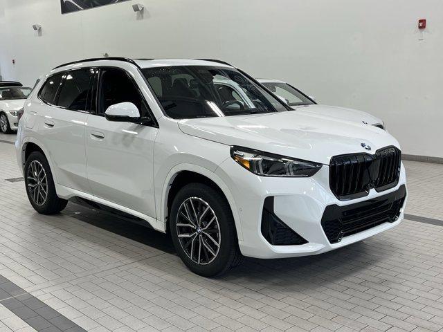 Photo of 2025 Alpine White BMW X1