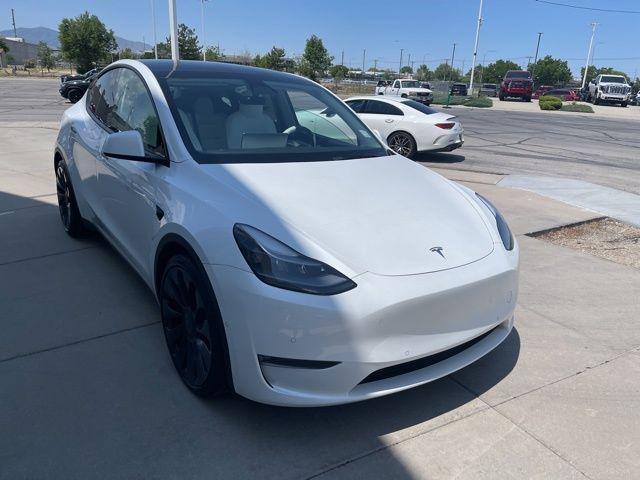 Photo of 2022 White Tesla Model Y