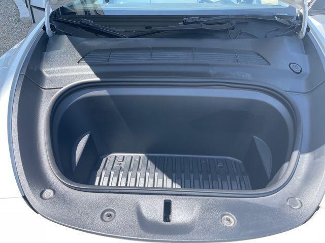 Photo of 2022 White Tesla Model Y