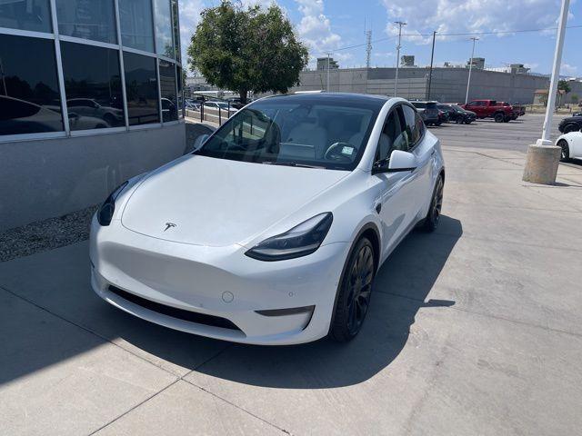 Photo of 2022 White Tesla Model Y