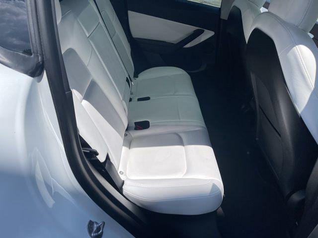 Photo of 2022 White Tesla Model Y