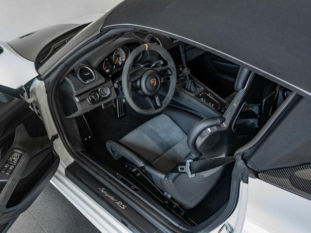 Photo of 2024 White Porsche 718 Spyder