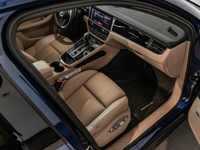 Photo of 2024 Gentian Blue Metallic Porsche Macan