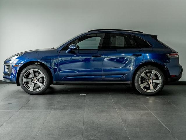 Photo of 2024 Gentian Blue Metallic Porsche Macan
