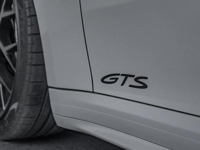 Photo of 2024 Chalk Porsche 911
